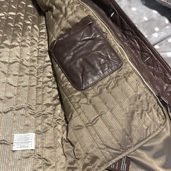 Danier men’s leather brown jacket - Picture 3 of 6